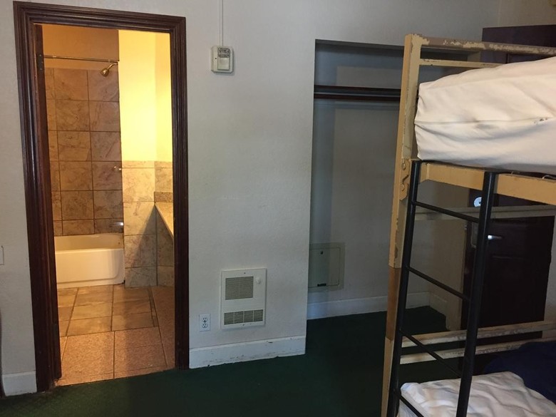 Hostal Amsterdam Hostel