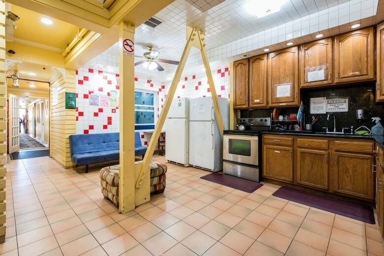 Albergue European Guest House