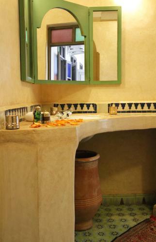 Riad Laila