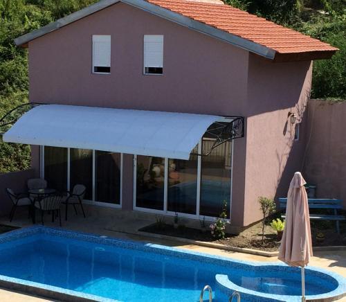 Apartments Lav Costas
