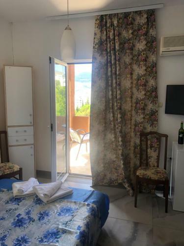 Apartments Lav Costas