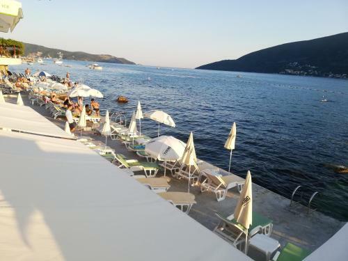 Apartments Lav Costas