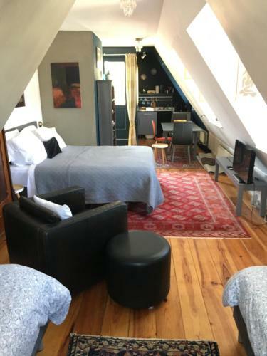 Hostal B&B Central