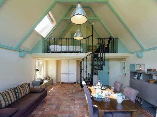 Charming Holiday Home In Den Oever Near Lake