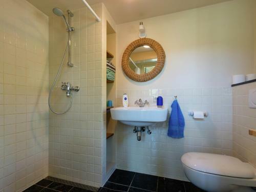 Charming Holiday Home In Den Oever Near Lake
