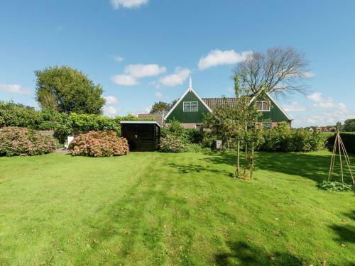 Charming Holiday Home In Den Oever Near Lake