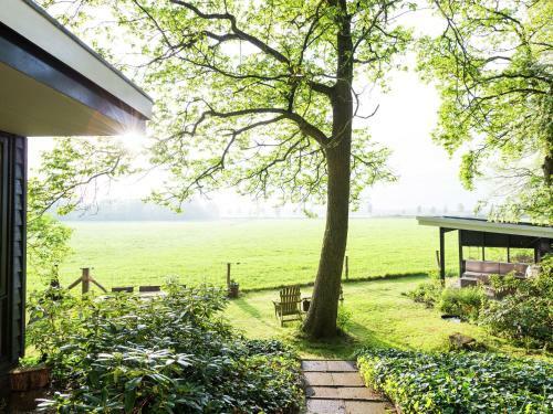Spacious Holiday Home In The Woods In Doldersum