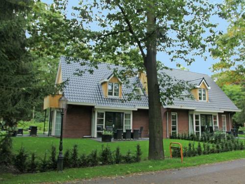 Luxurious, Spacious Home With A Large Garden In Overijssel