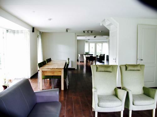 Luxurious, Spacious Home With A Large Garden In Overijssel