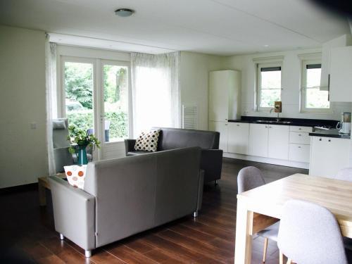 Luxurious, Spacious Home With A Large Garden In Overijssel