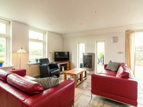 Comfortable Cottage Near Sea In Oosterend Terschelling