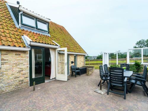 Comfortable Cottage Near Sea In Oosterend Terschelling