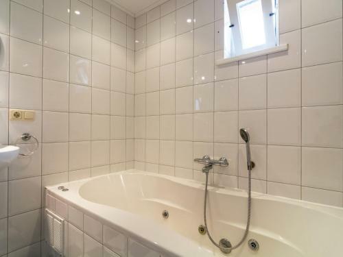 Comfortable Cottage Near Sea In Oosterend Terschelling