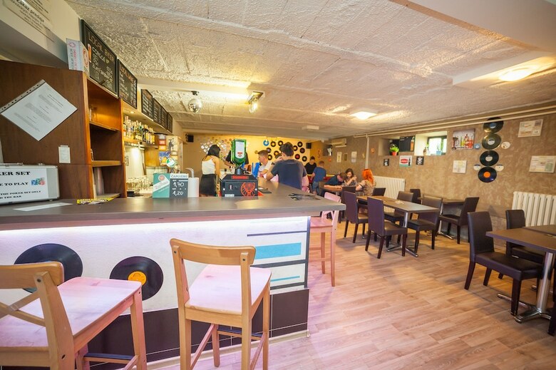 Apartamentos Patio Hostel