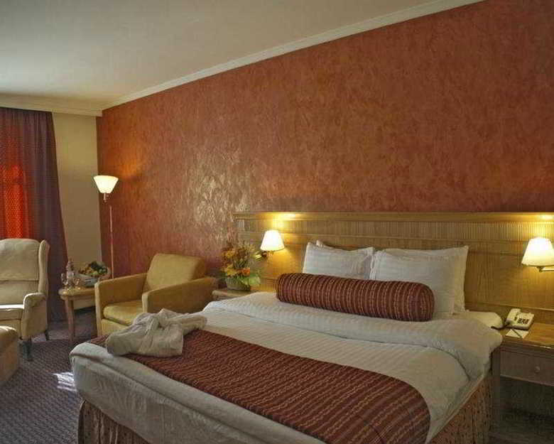 Imperial Palace Hotel