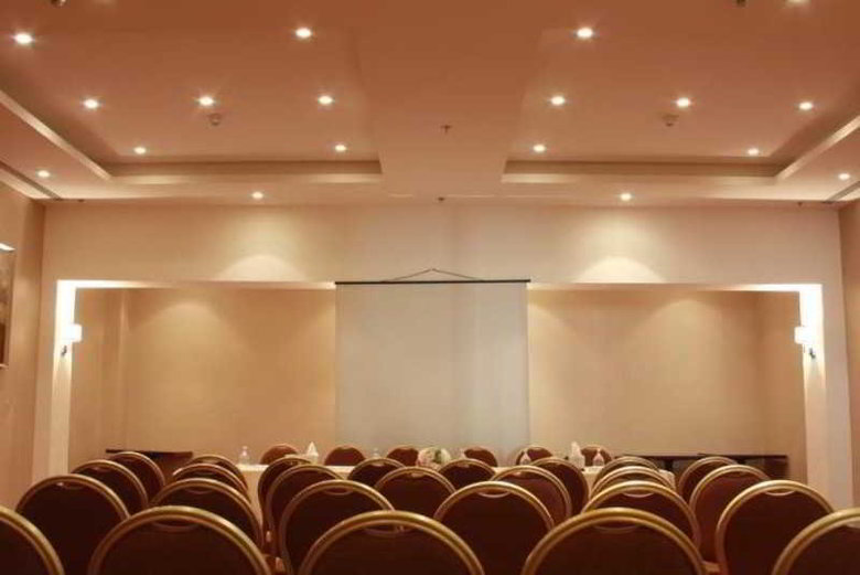 Hotel Golden Tulip Grand Palace