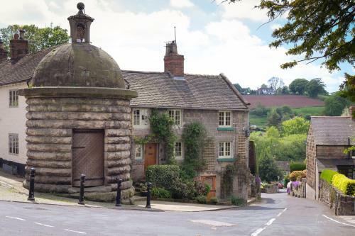 Alton Castle Centre Hostel