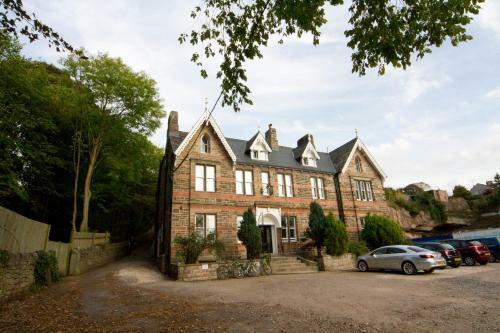 Alton Castle Centre Hostel