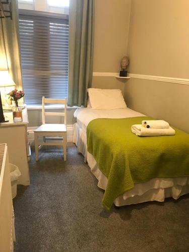 Hostal Cfeleven Hotel & Gin Bar