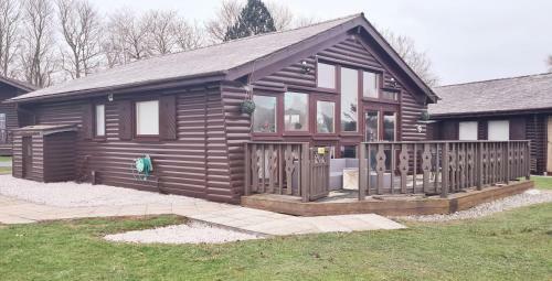 Fenna Lakeside Lodge - Pine Lake Resort
