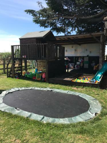 Rew Farm Country & Equestrian Accommodation