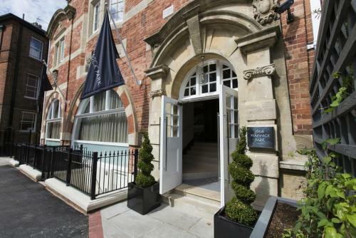One Warwick Park Hotel