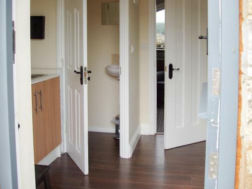 Workshop Cottage