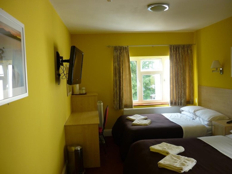 Bed & Breakfast Acton Town Hotel