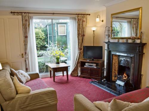 Lace Cottage