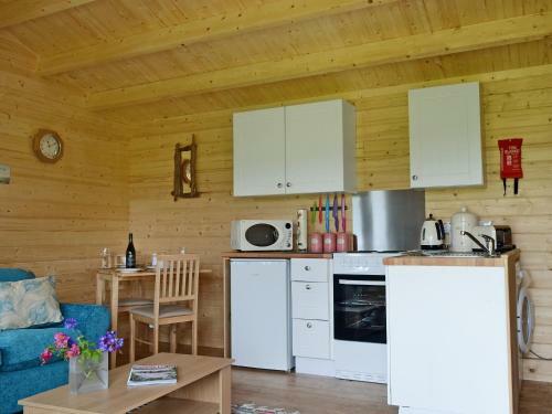 Birdsong Cabin