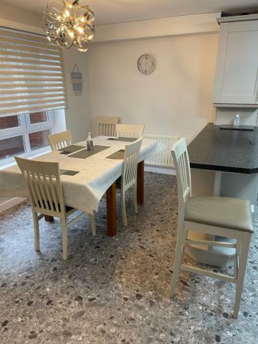 The Beeches - Serviced Duplex Apartment