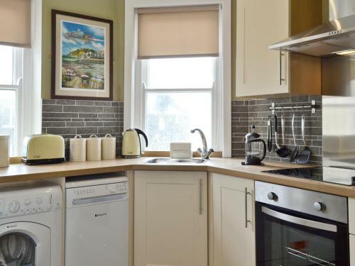 Cliff Railway Apartment