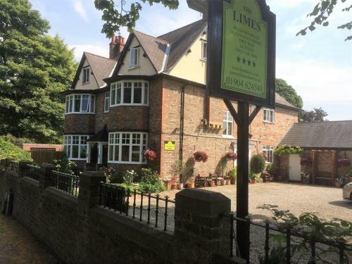 Hostal The Limes