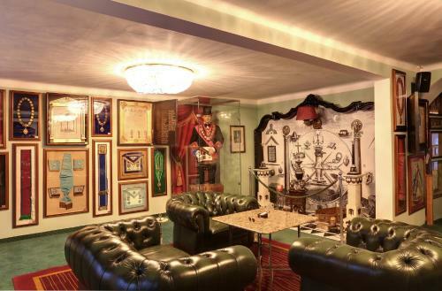 Hostal Pension Masonic House