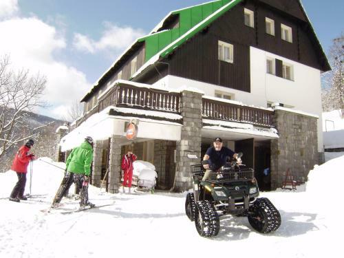 Hostal Penzion Lovochemie