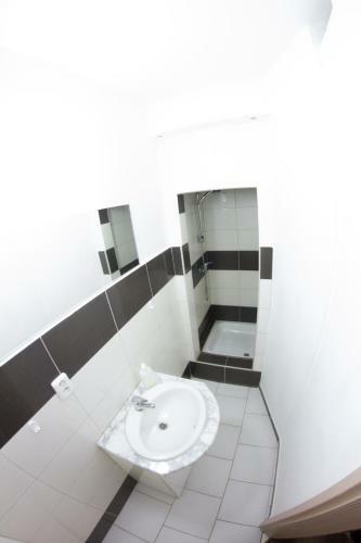 Hostal Pension Thaya