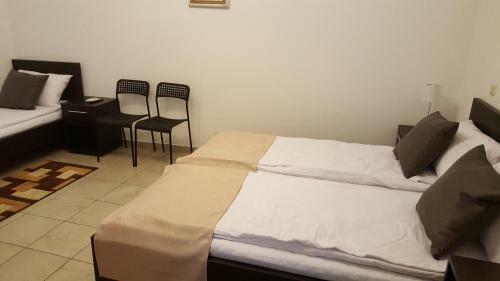 Hostal Vis A Vis Studio
