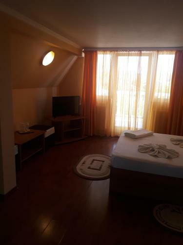 Hostal Vila Tom Cris