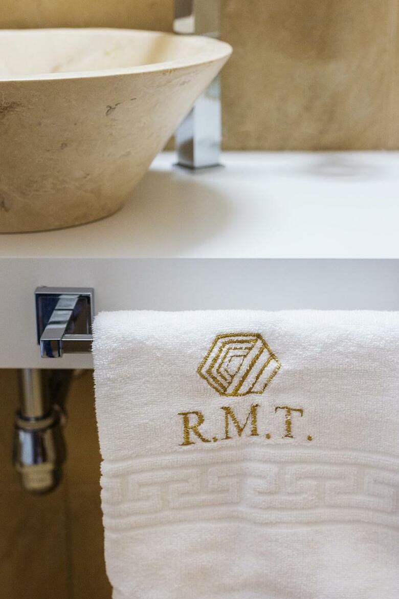 Hotel Athos R.m.t.