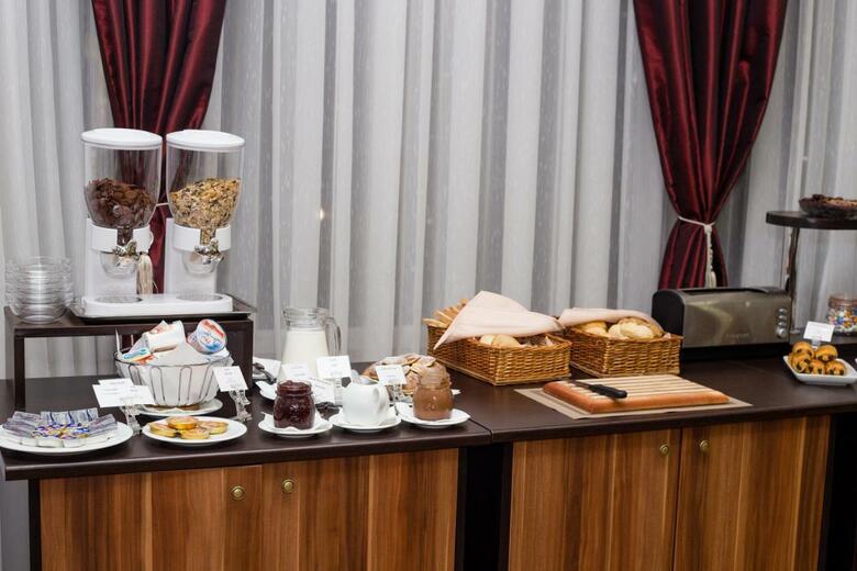 Hotel Athos R.m.t.