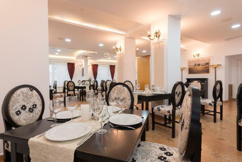 Hotel Athos R.m.t.