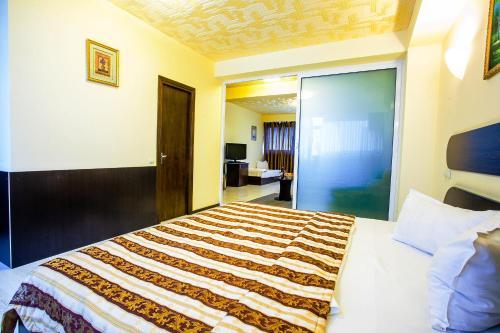 Hotel Charter Otopeni