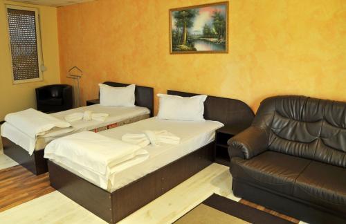 Hotel Charter Otopeni