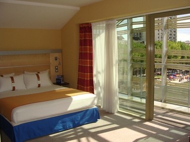 Hotel Holiday Inn Express Paris-canal de La Villette