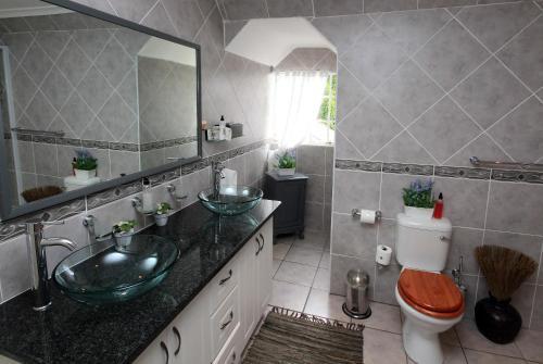 Hostal Avalon Guest Manor