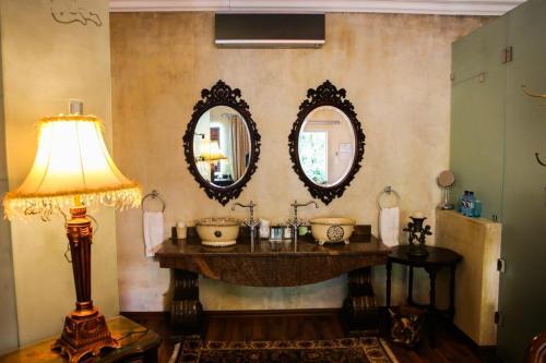 Hostal Art Lovers Guesthouse