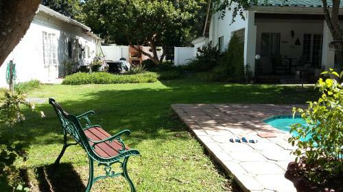 Hostal Falcon Crest Self Catering Cottages
