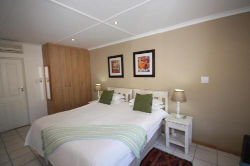 Hostal Marren House