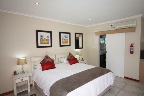 Hostal Marren House