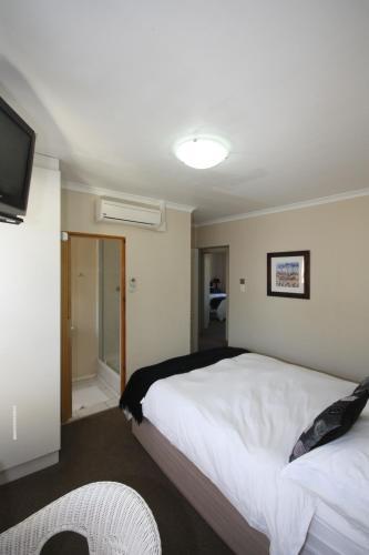 Hostal Marren House